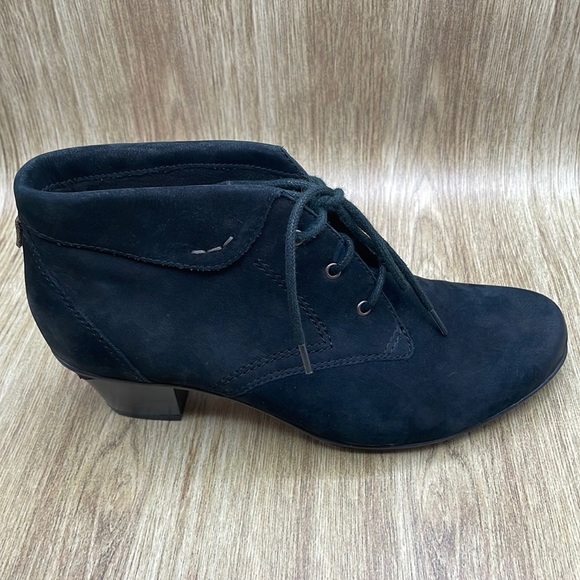 Earth Lace Distressed Leather Lace Up Ankle Boots in Size 9 - Picture 4 of 11